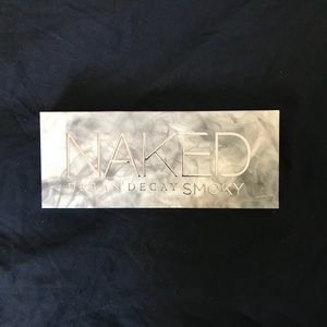 Urban Decay Naked Smoky Palette